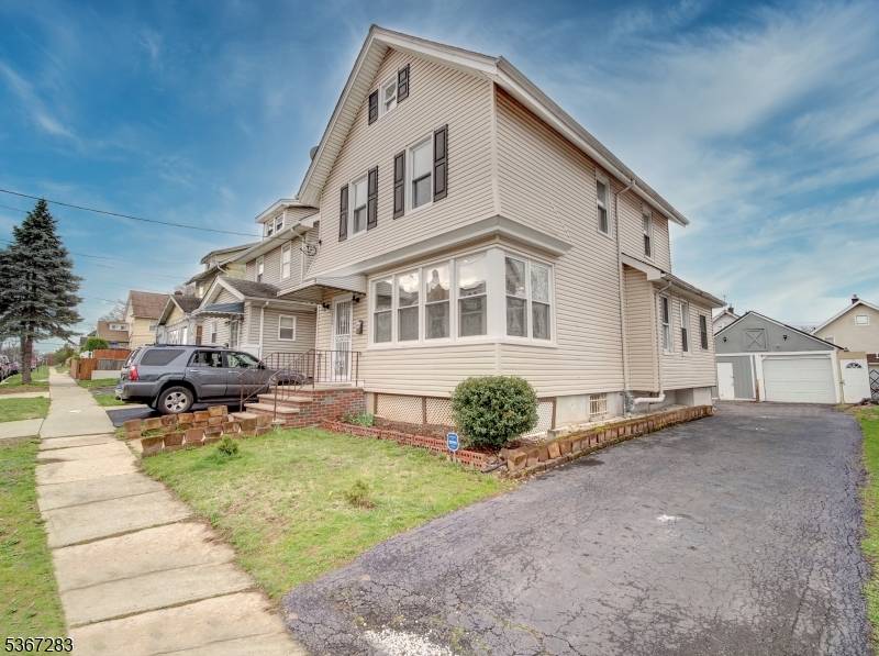 Roselle Boro, NJ 07203,212 Thompson Ave