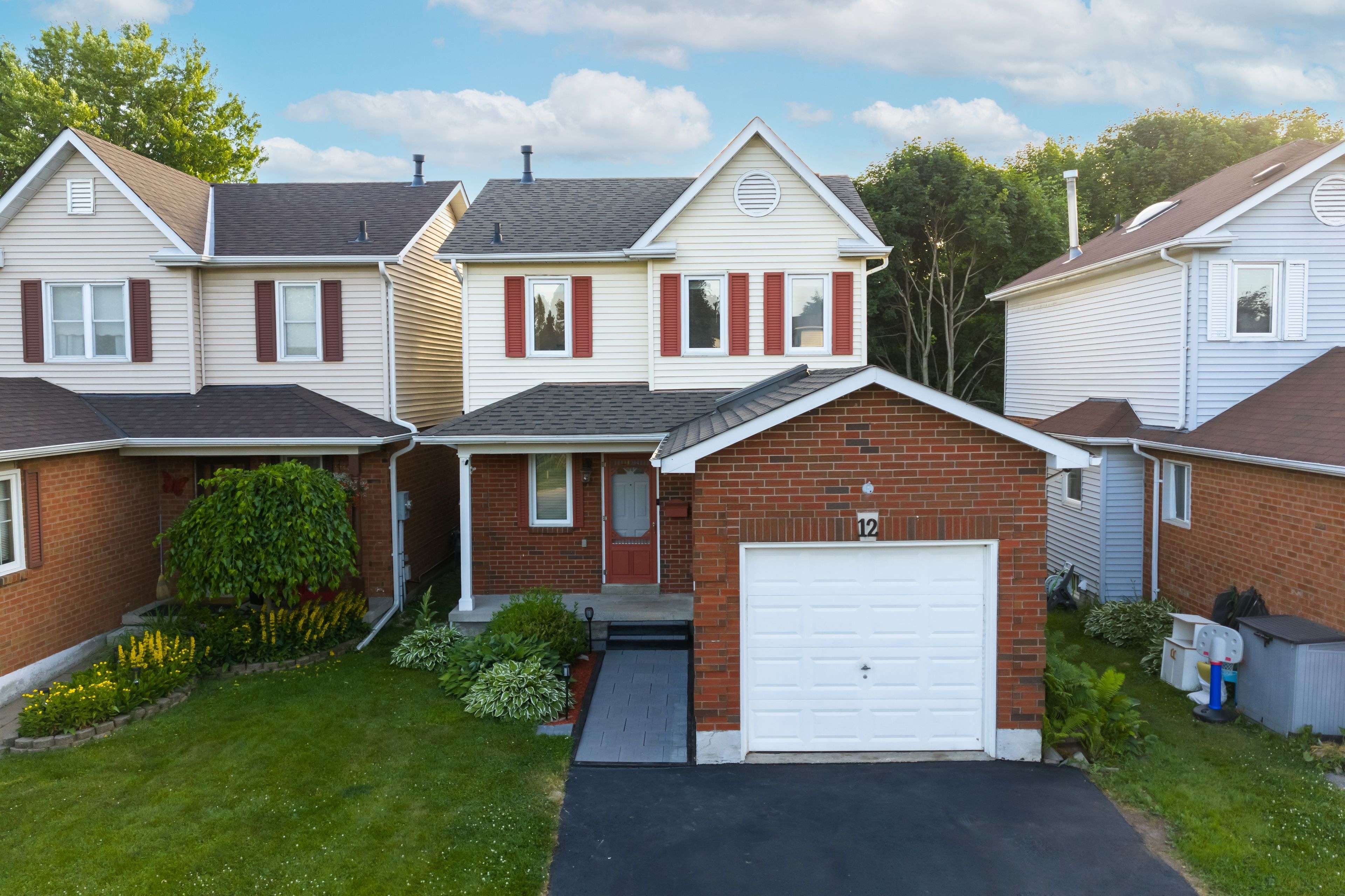 Clarington, ON L1E 1R8,12 Longwood CT