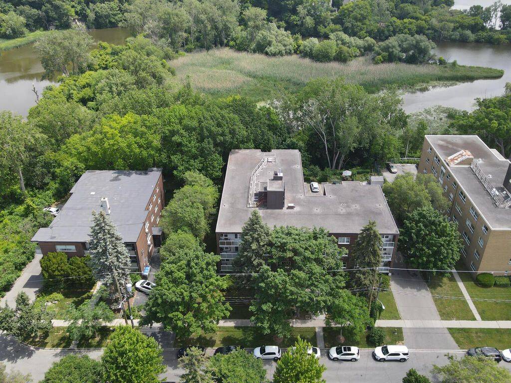 Toronto W07, ON M8Y 3N5,185 Stephen DR #201