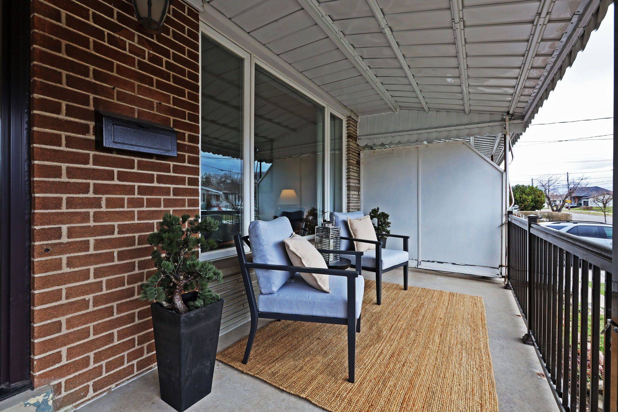 Toronto W04, ON M9N 3L1,49 Howbert DR