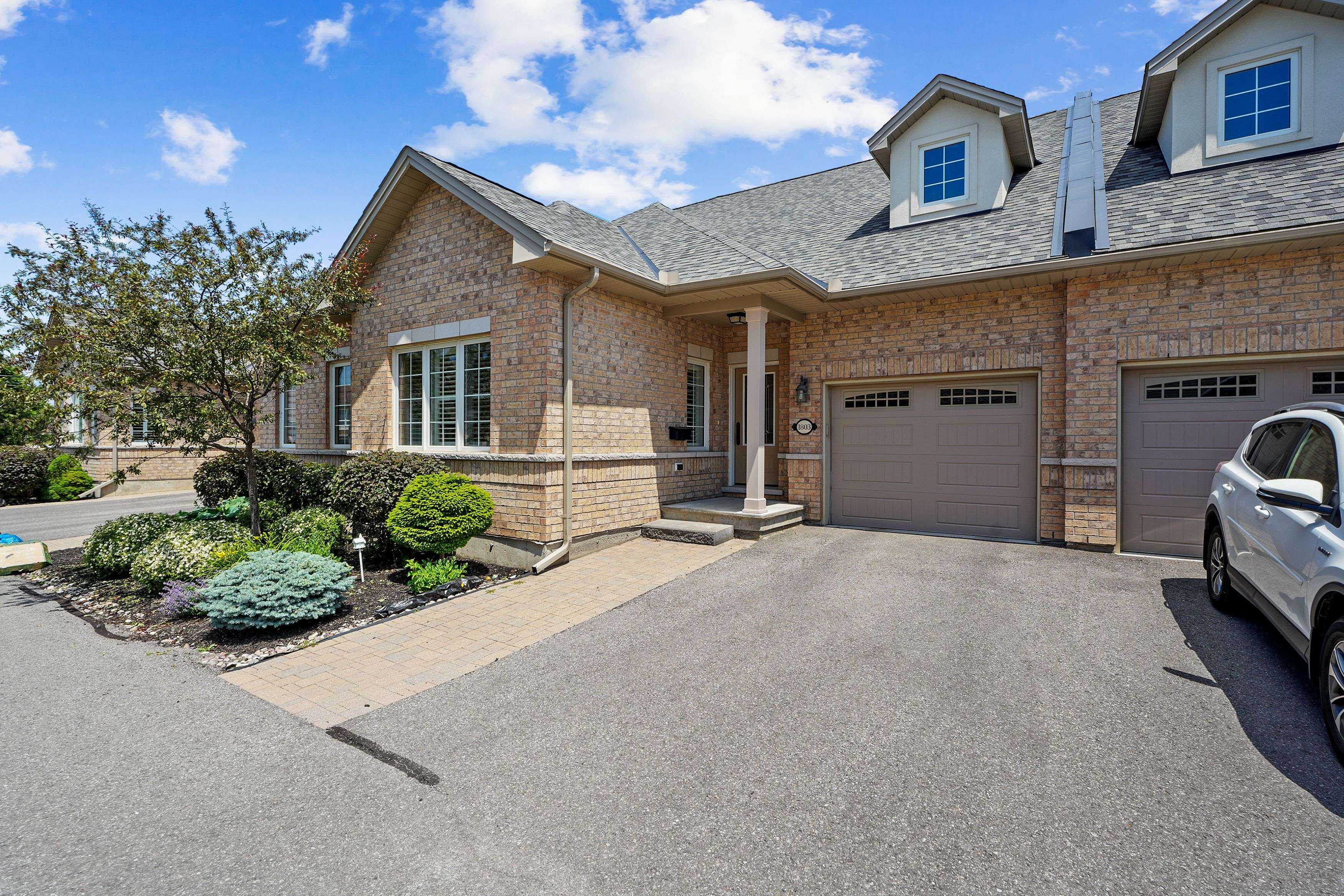 Cobourg, ON K9A 1B9,55 Munroe ST #1803