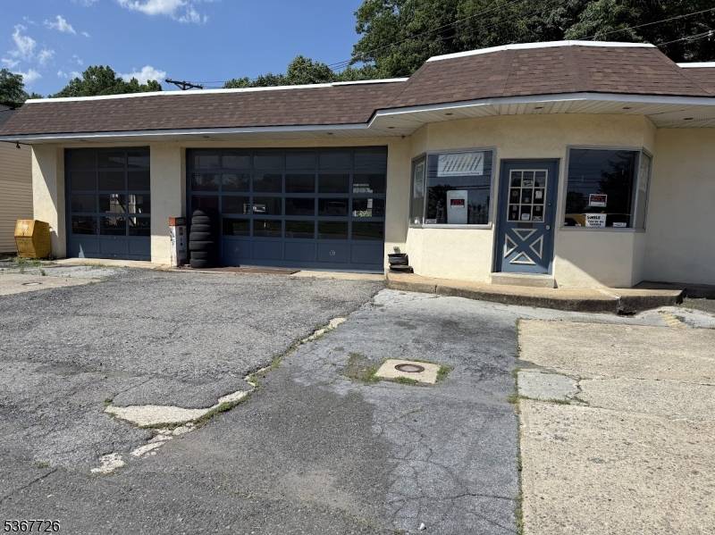Phillipsburg Town, NJ 08865,737 S Main St