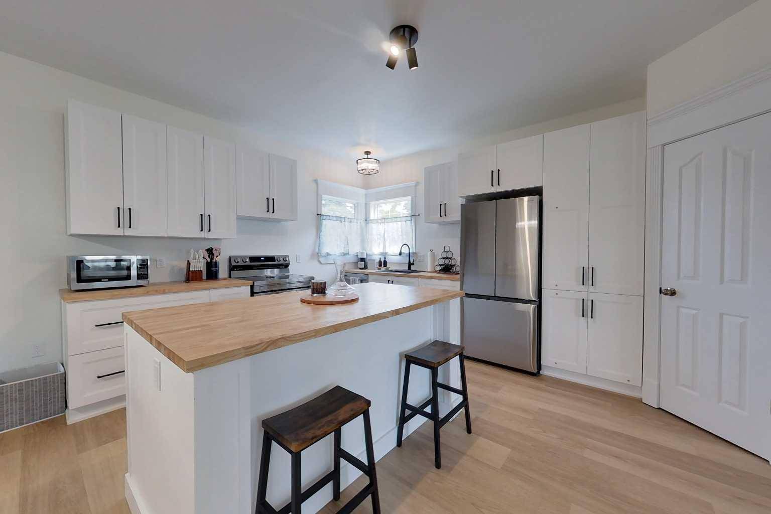 Slave Lake, AB T0G 2A2,304 3 ST NE