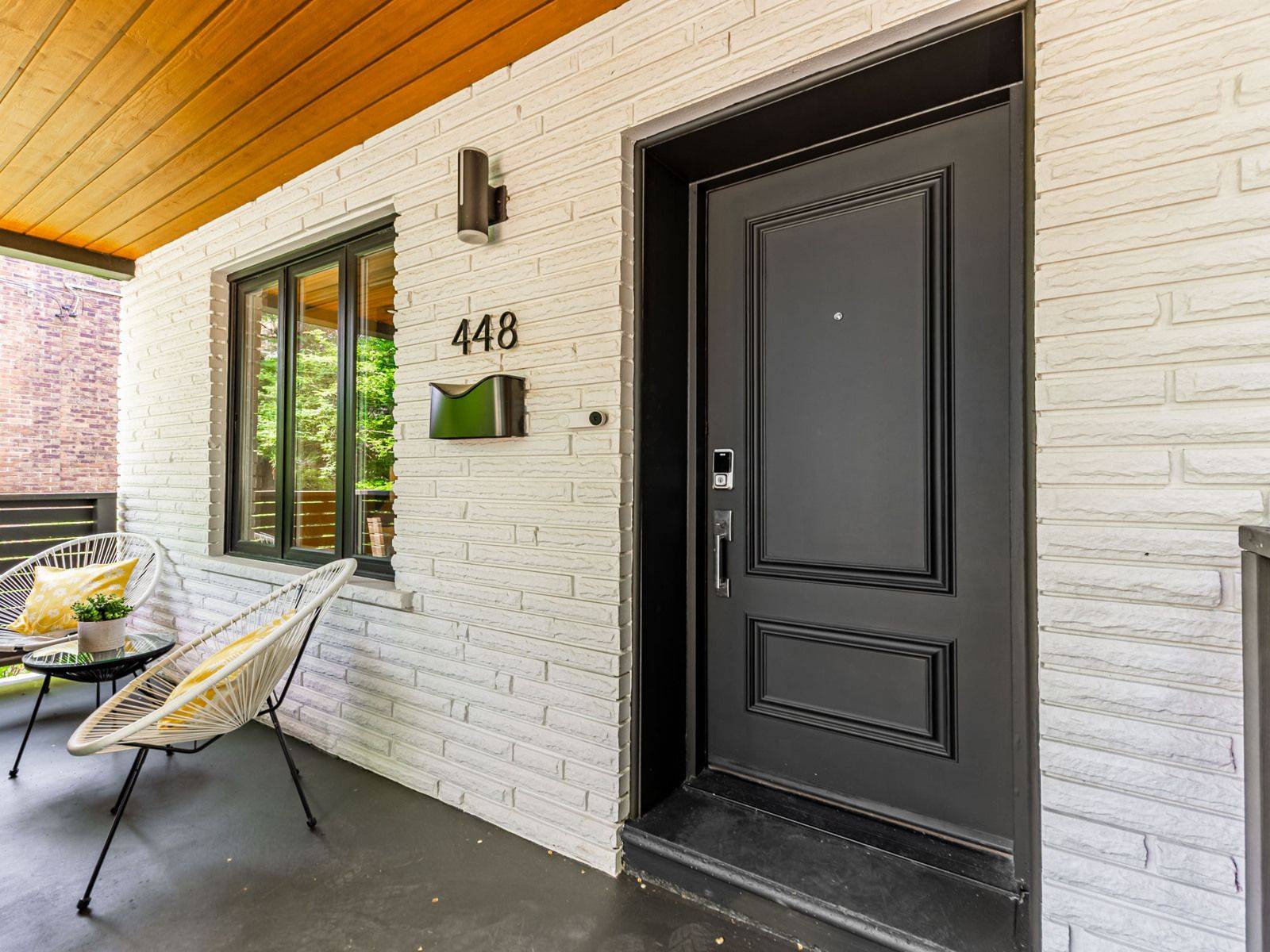 Toronto C01, ON M6G 3H1,448 Montrose AVE
