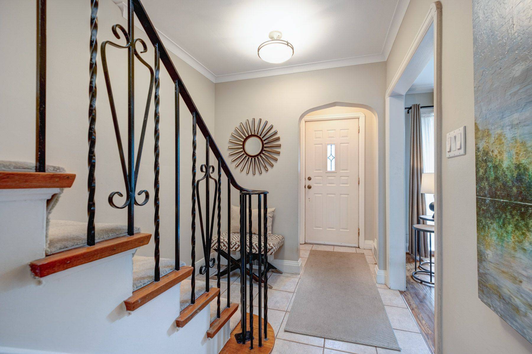 Toronto E06, ON M1N 2T4,16 Fallingbrook RD