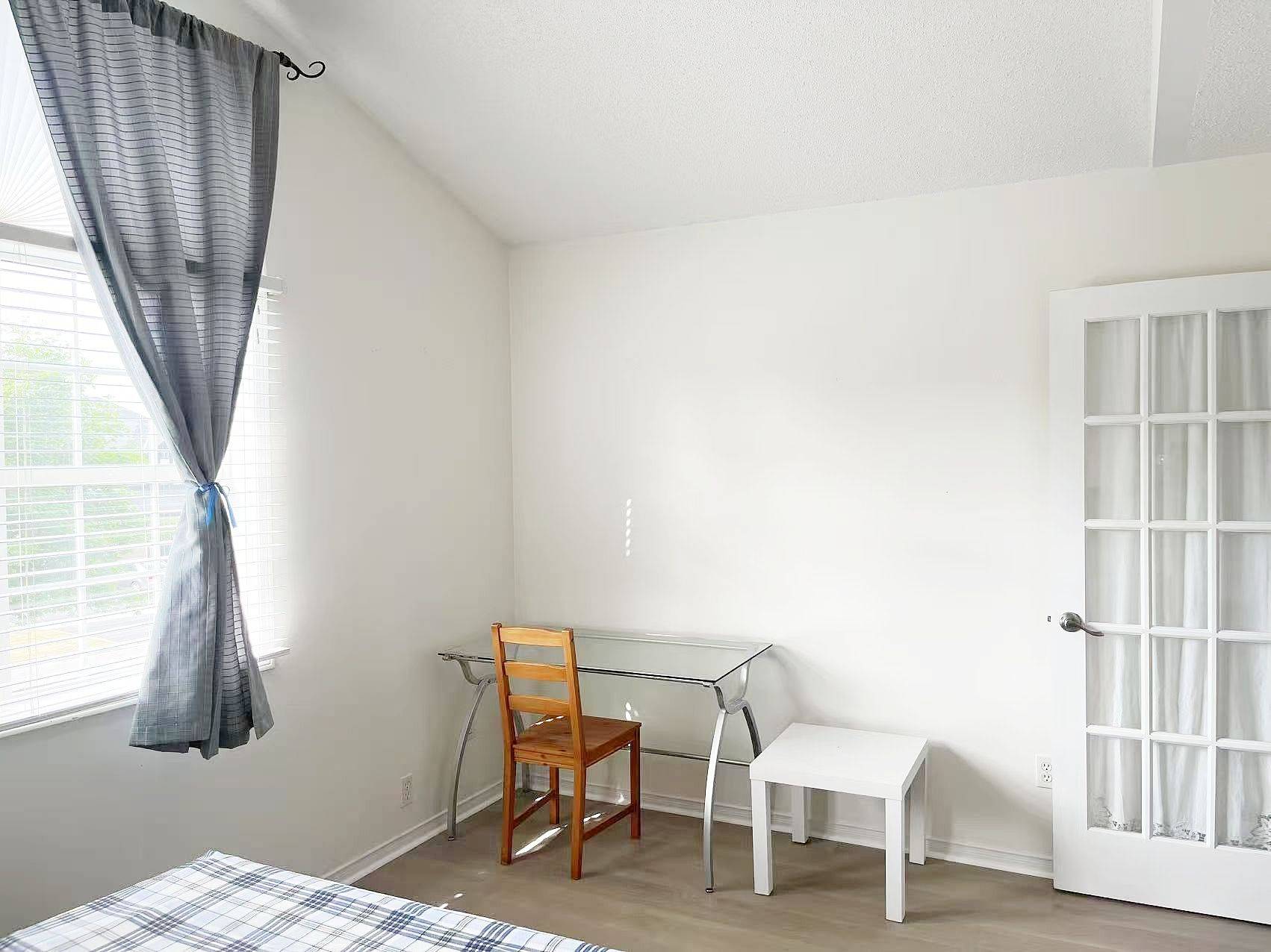 Whitby, ON L1P 1P1,4 Twin Streams RD #(2Bedrooms)