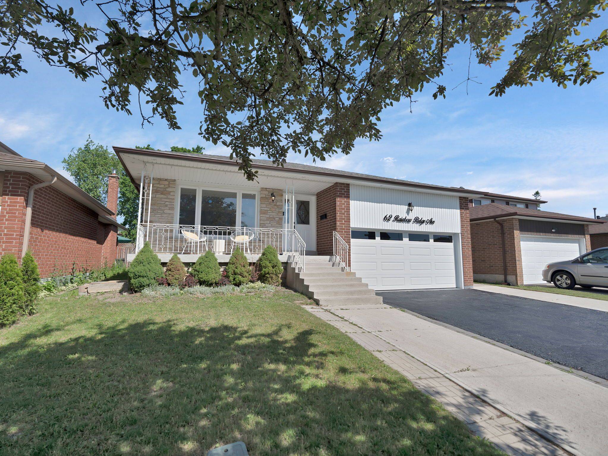 Toronto E11, ON M1B 2H9,62 Rainbow Ridge AVE