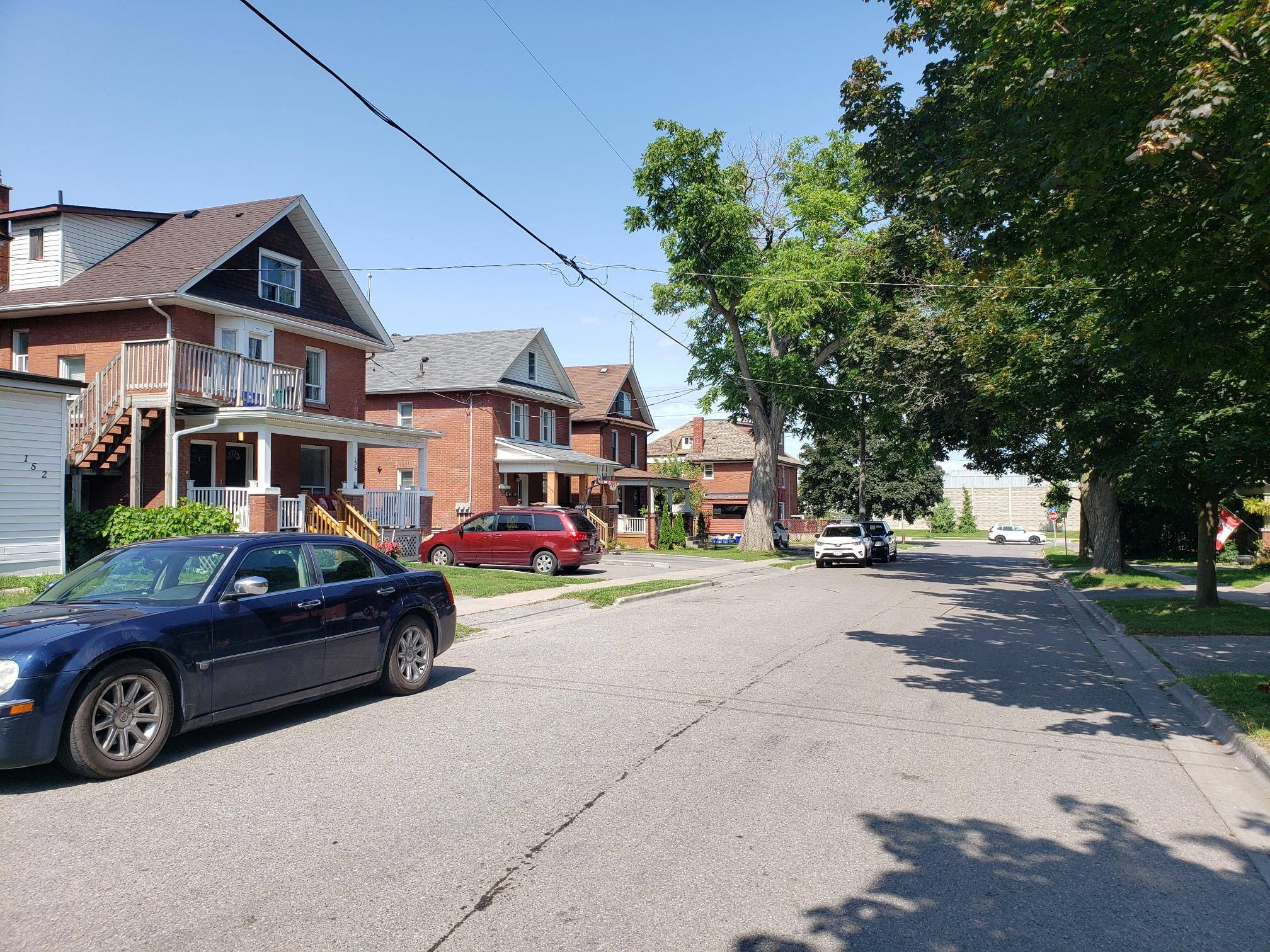 Oshawa, ON L1G 1T3,152 Elgin ST E