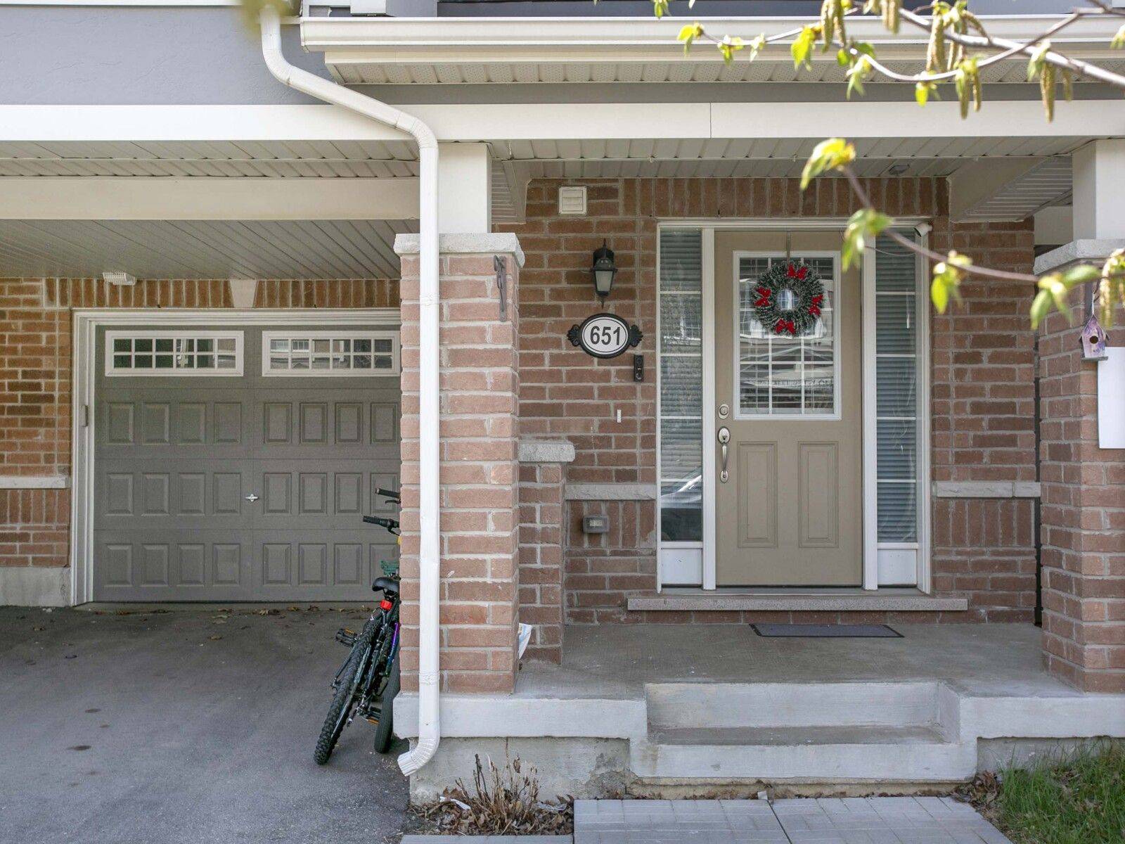 Milton, ON L9T 9J4,651 Laking TER