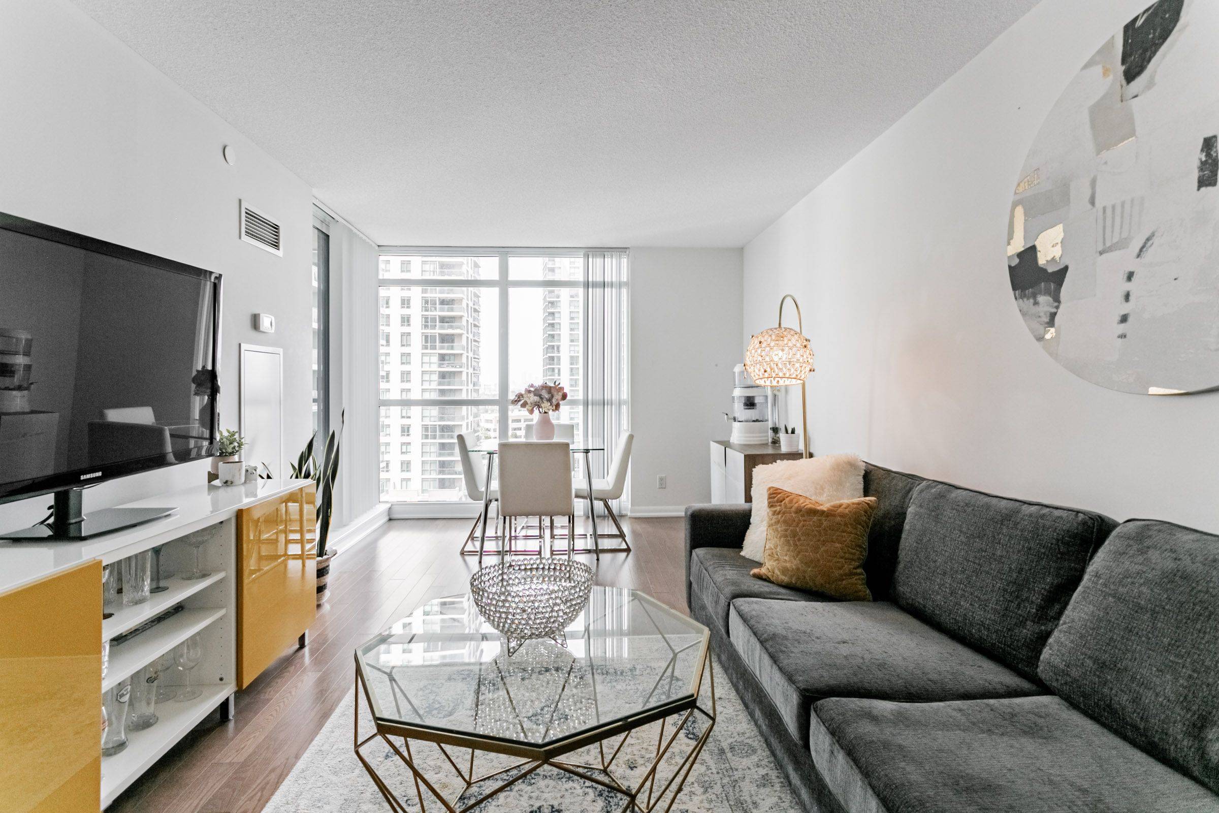 Toronto W08, ON M9C 0A5,205 Sherway Gardens RD #911