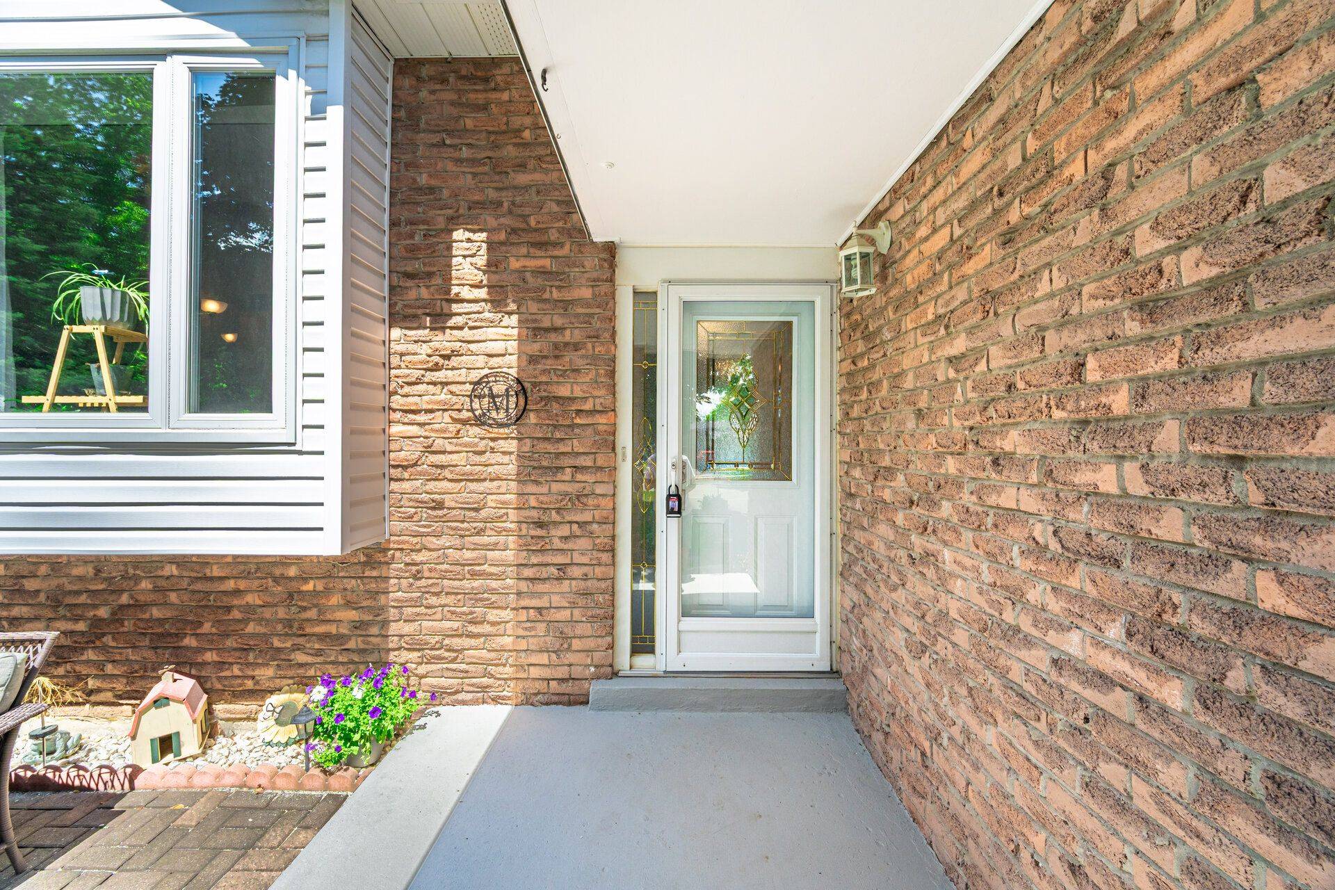 Caledon, ON L7E 3X8,325 Kingsview DR