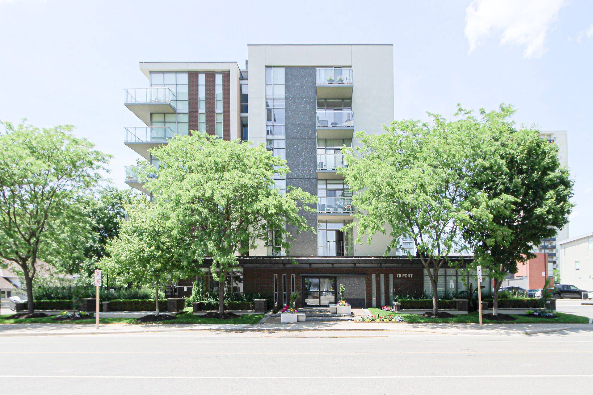 Mississauga, ON L5G 4V8,70 Port ST E #509
