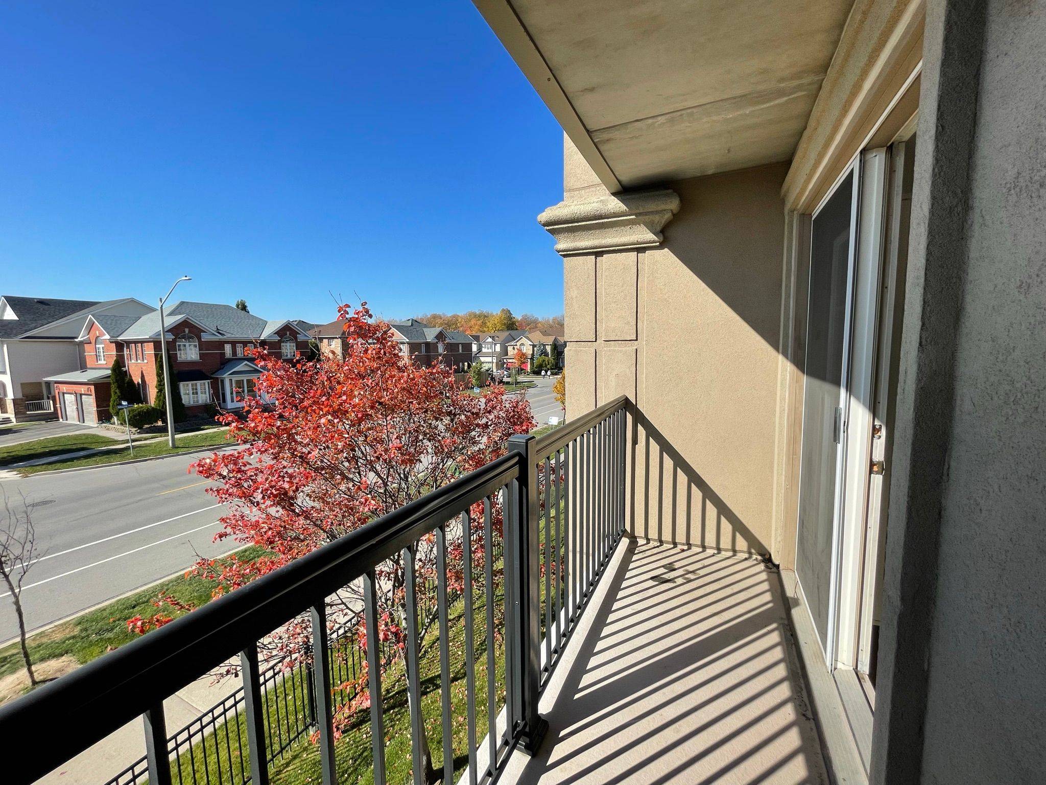 Milton, ON L9T 0B4,1471 Maple AVE #211