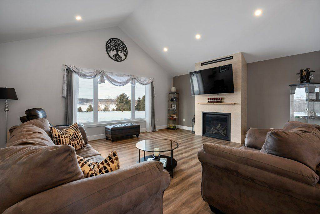 Rideau Lakes, ON K0G 1X0,9517 County Road 42 RD