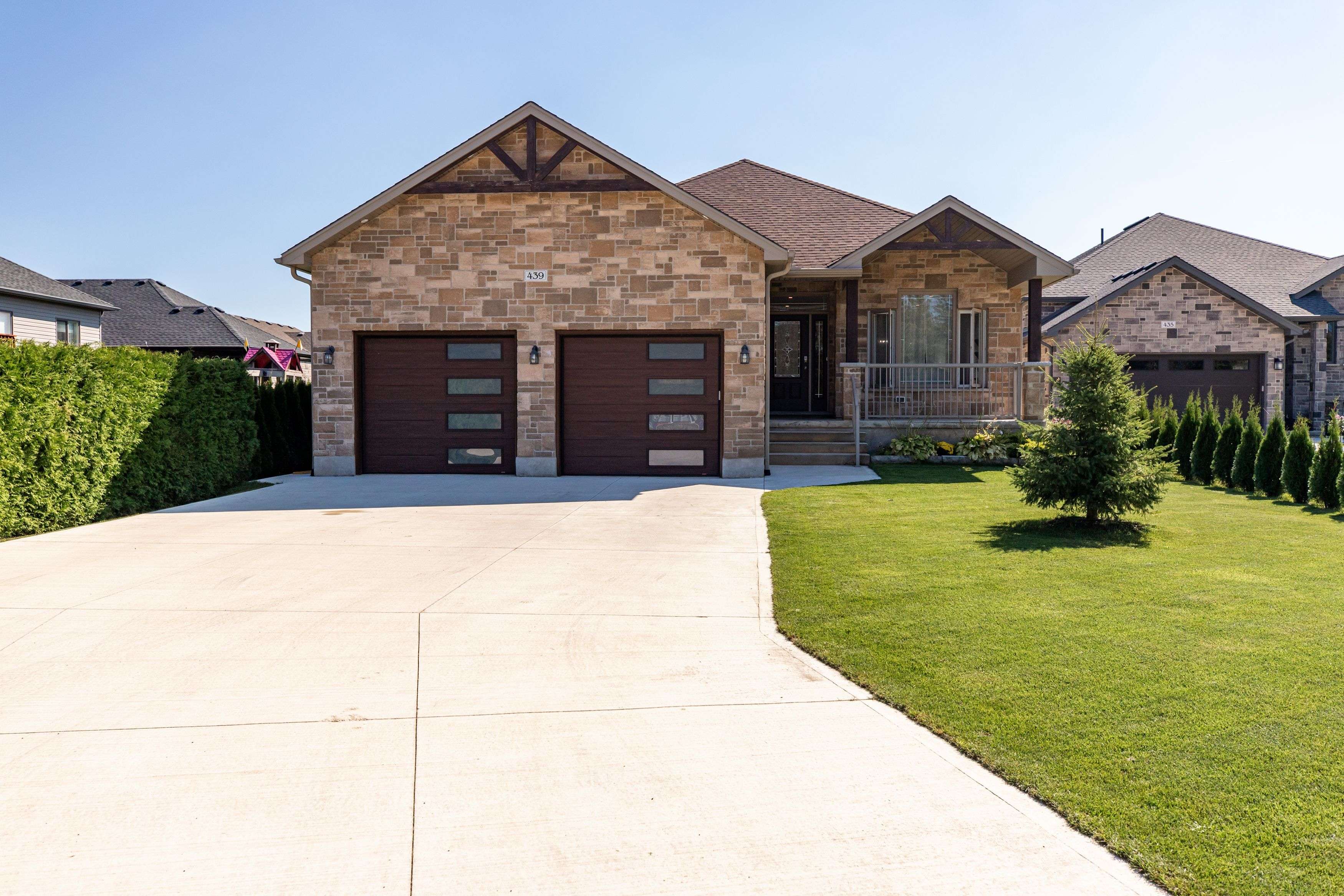 Saugeen Shores, ON N0H 2C1,439 Ridge ST