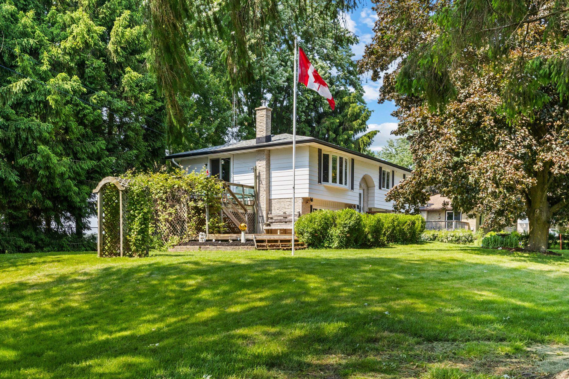 Guelph/eramosa, ON N0B 1B0,7392 Wellington Rd 51 RD