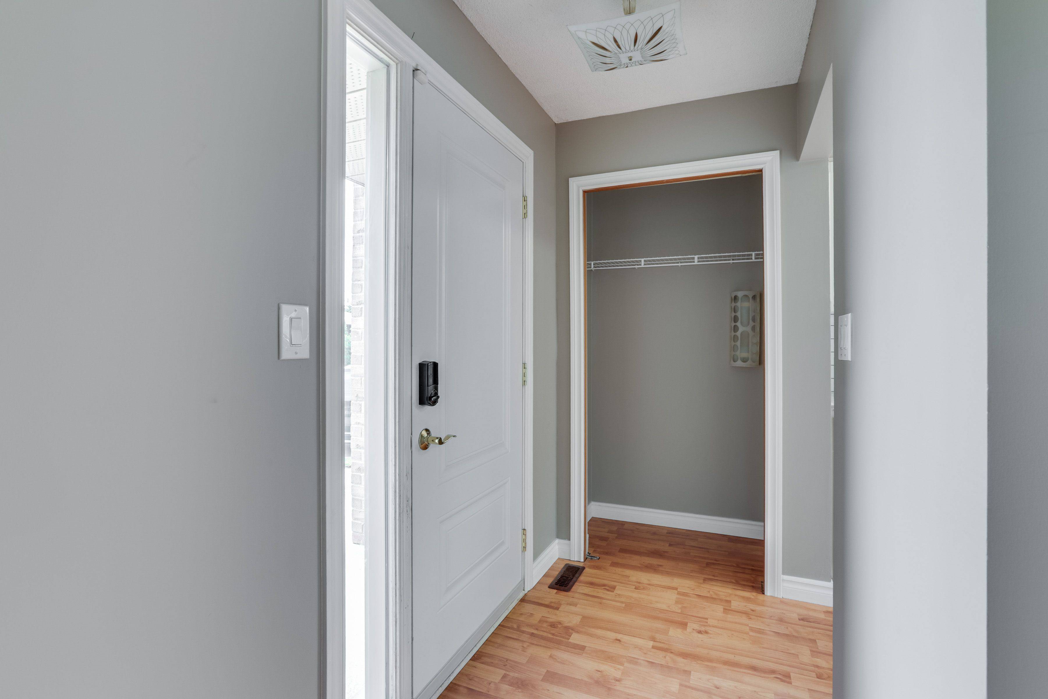 Strathroy-caradoc, ON N7G 3Z5,4 LA MANTIA AVE