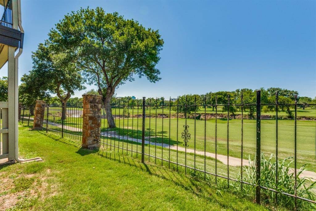 Dallas, TX 75248,5981 Arapaho Road #1607
