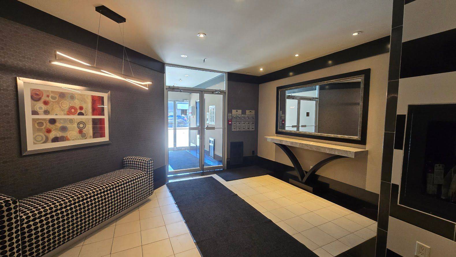 Toronto C03, ON M5P 2L7,70 Elmsthorpe AVE #103