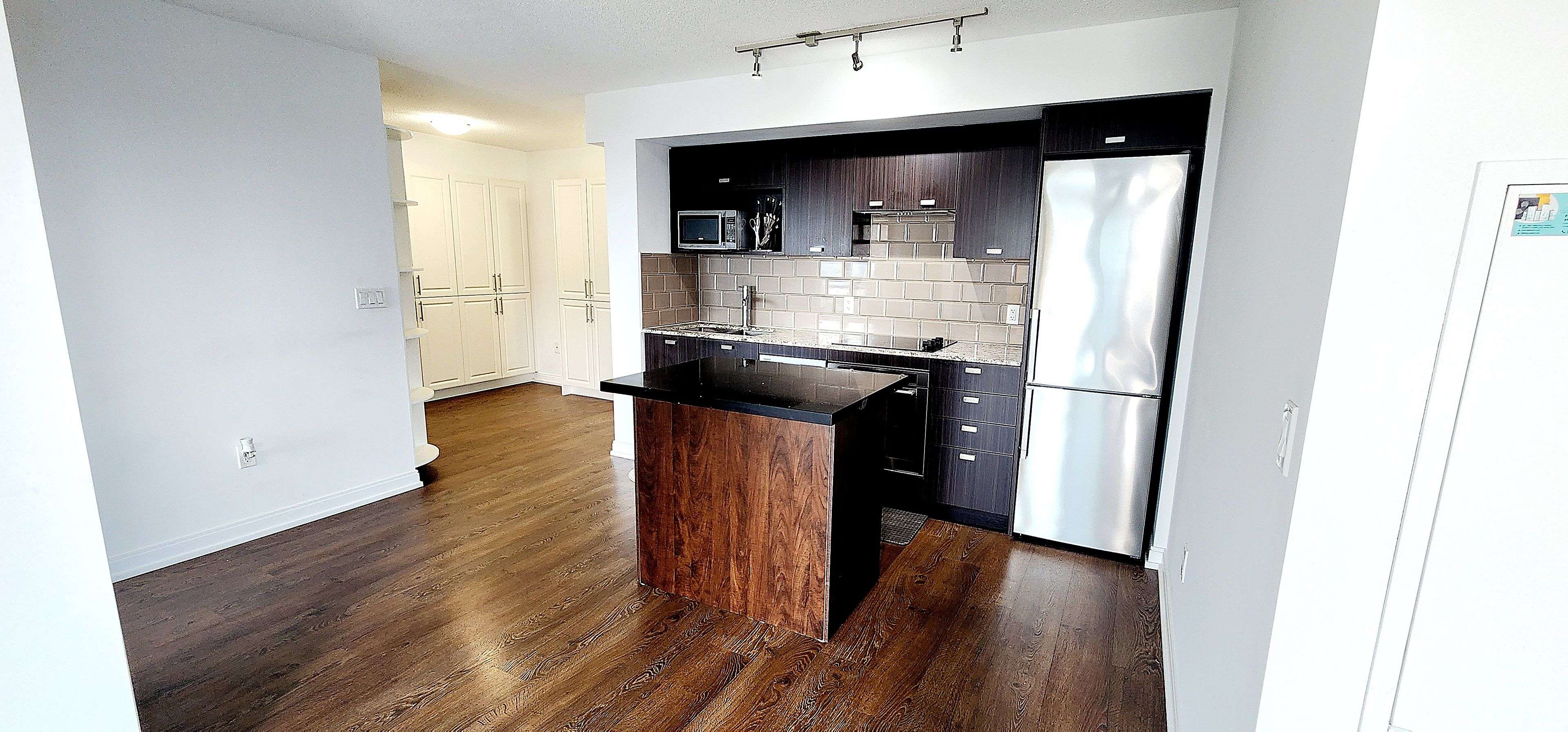 Toronto E07, ON M1S 0L8,275 Village Green SQ #2616