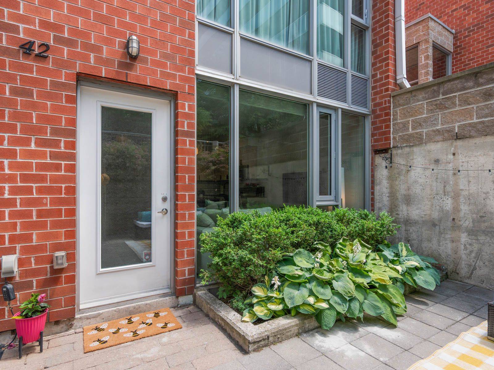 Toronto E01, ON M4M 2T9,42 Boston AVE #1