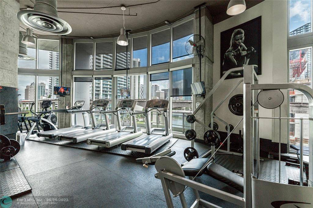 Miami, FL 33130,690 SW 1st Ct  #2021