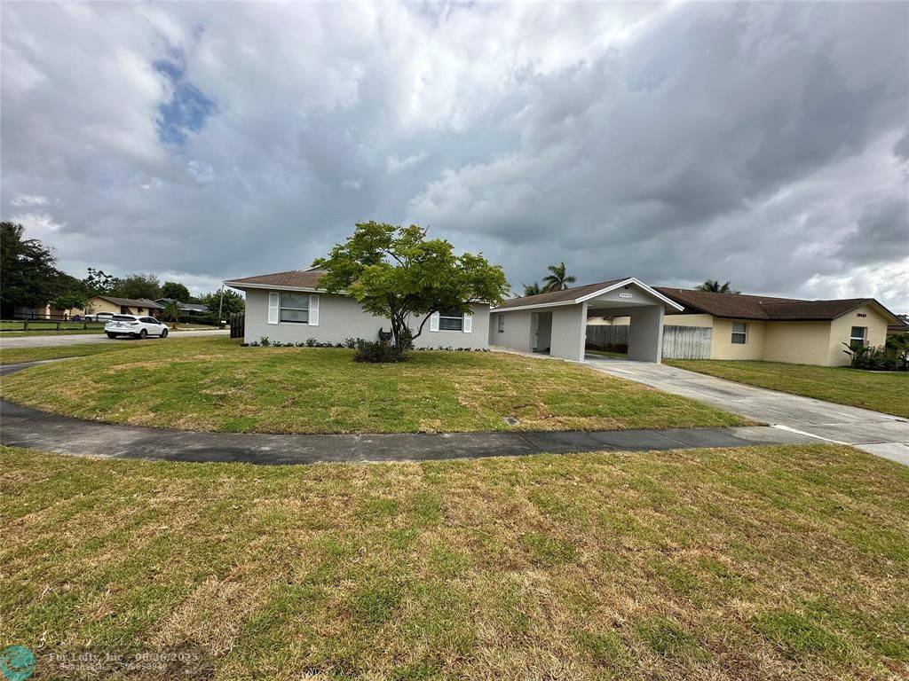 Royal Palm Beach, FL 33411,10431 Pippin Ln