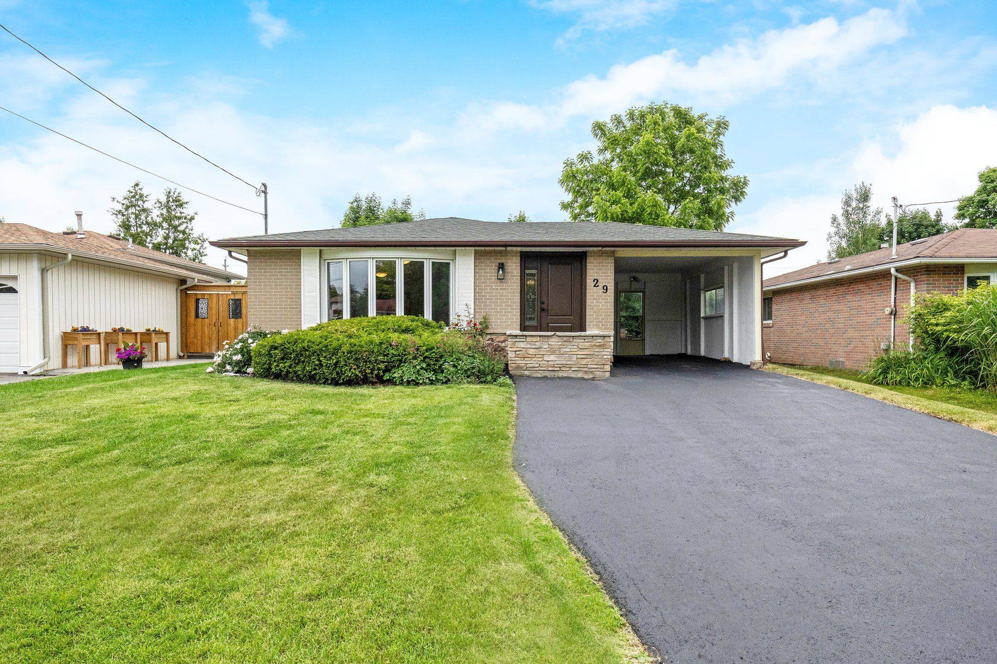 Halton Hills, ON L7G 1E7,29 Irwin CRES