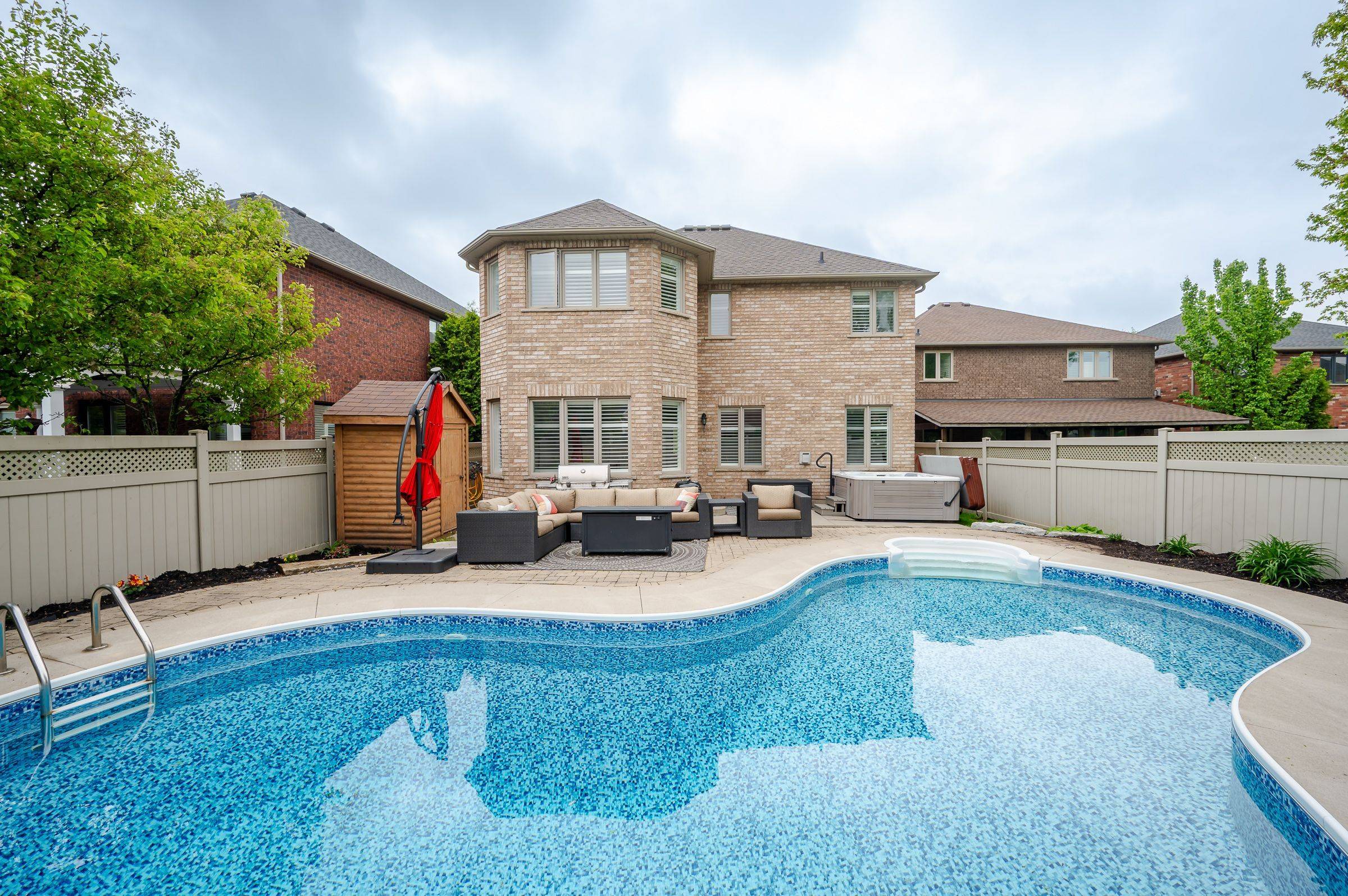 Hamilton, ON L8B 0J6,67 Commando CT