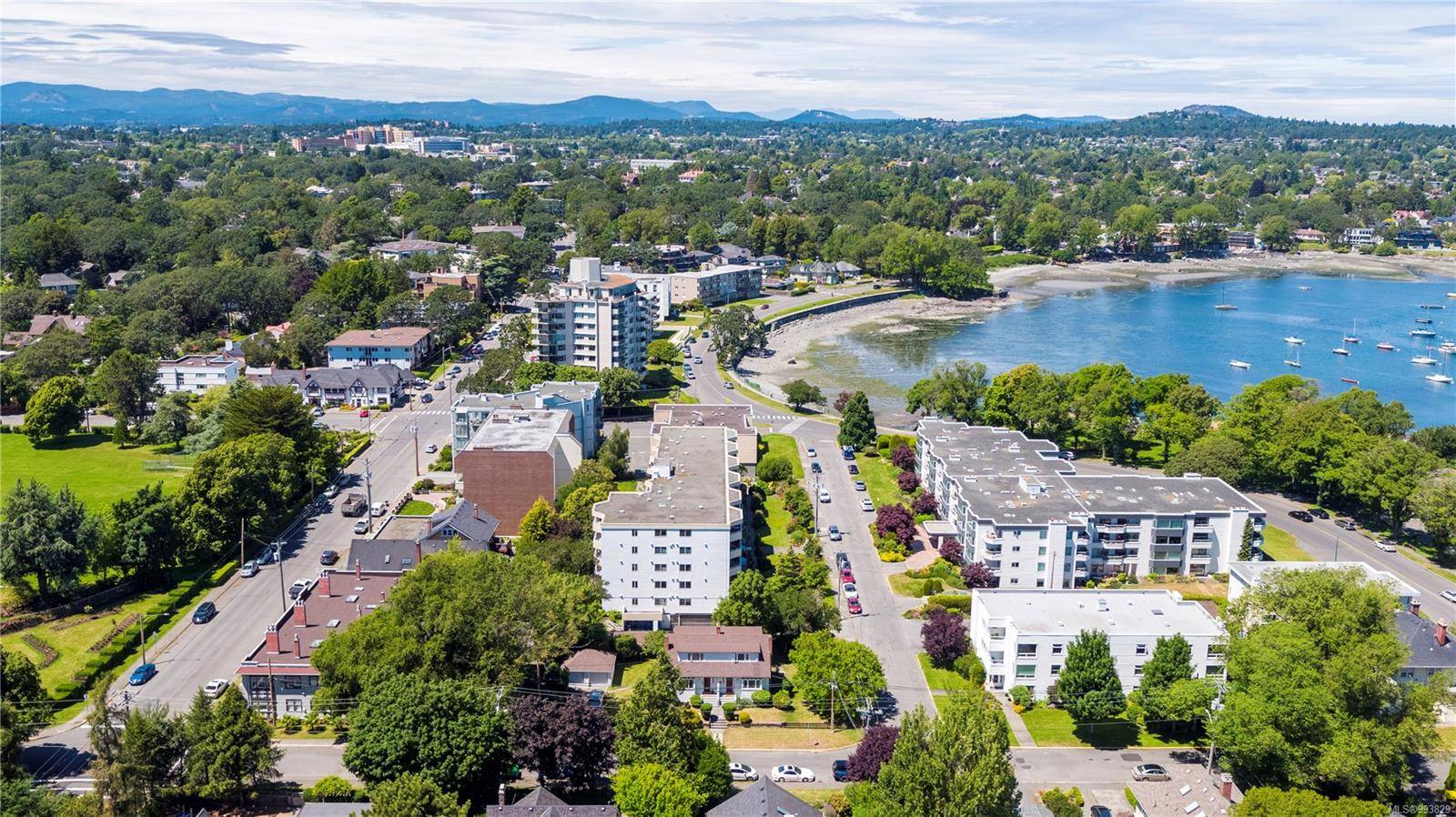 Oak Bay, BC V8S 3B8,2634/2636 Currie Rd