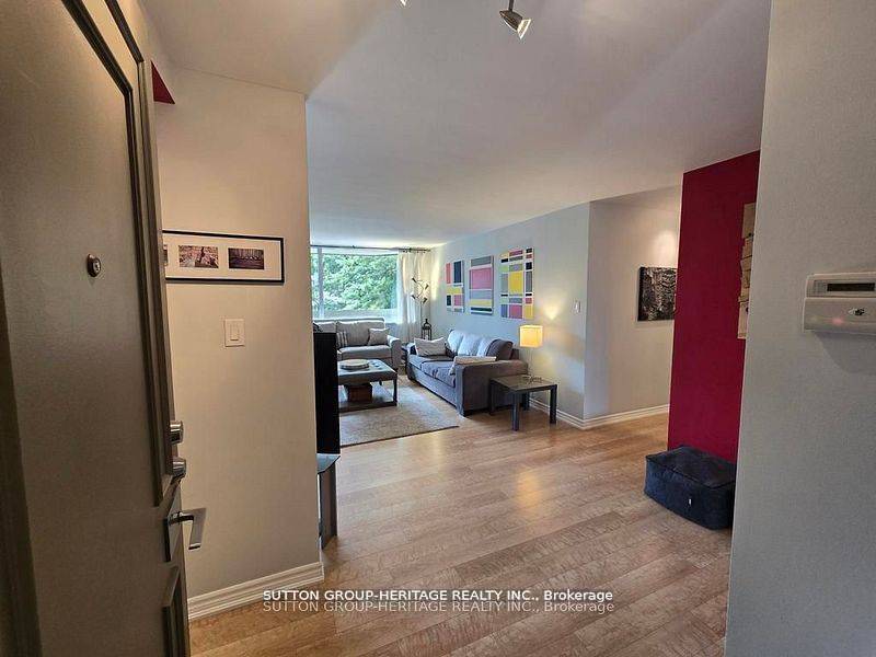Toronto C13, ON M3C 3H9,75 Wynford Heights CRES #201