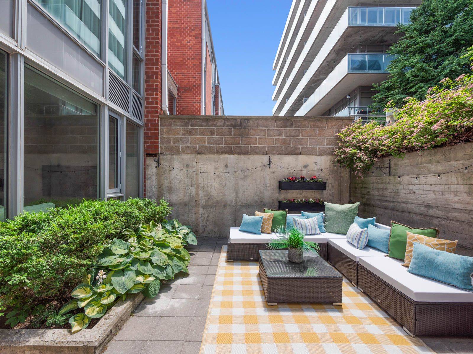 Toronto E01, ON M4M 2T9,42 Boston AVE #1