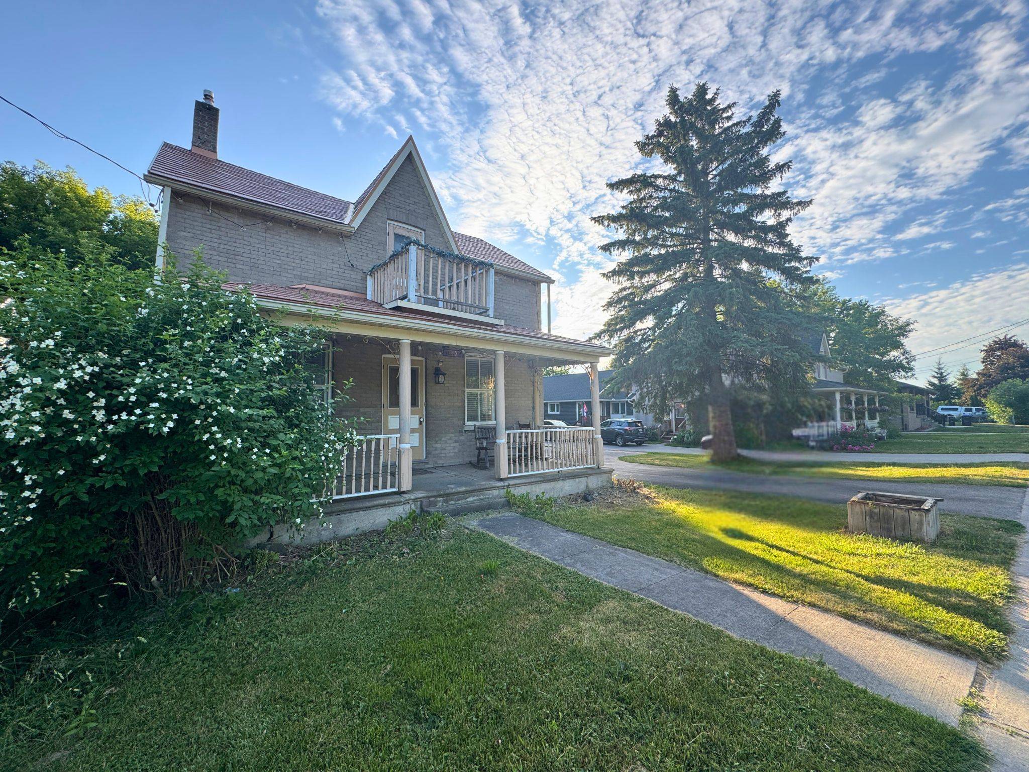 Innisfil, ON L0L 1L0,46 King ST N