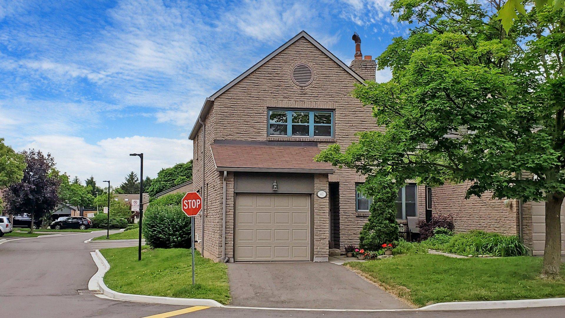Mississauga, ON L5L 2Z2,4111 Arbour Green DR #42