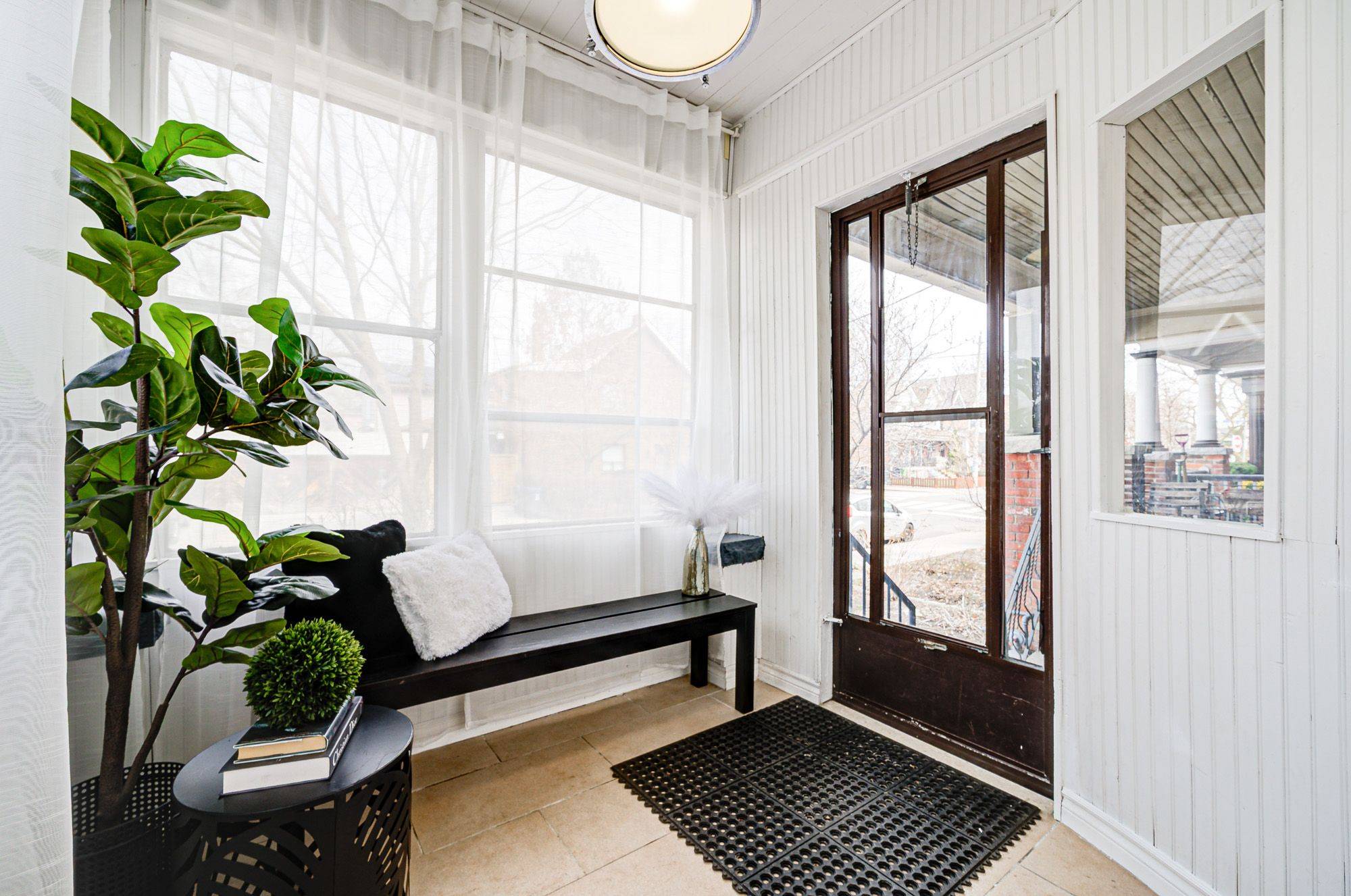 Toronto W02, ON M6H 1S6,77 Shanly ST