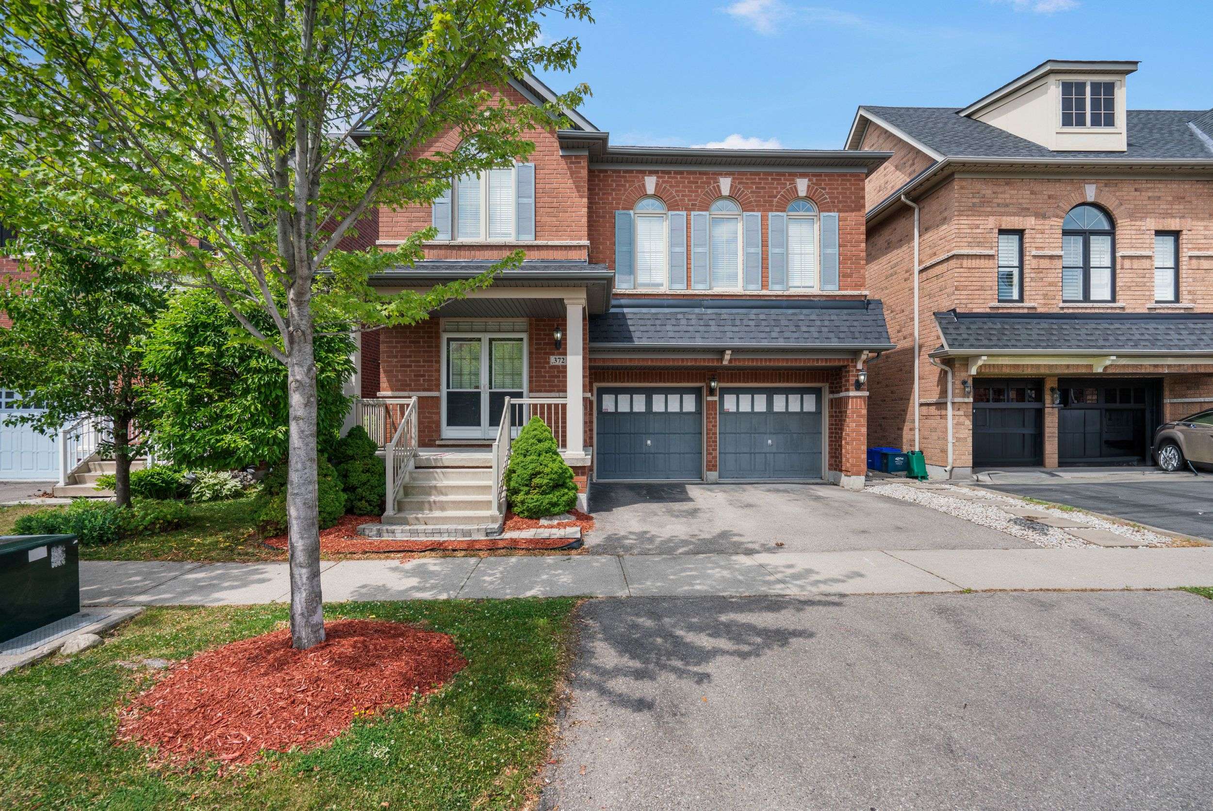 Milton, ON L9T 0T2,372 Scott BLVD