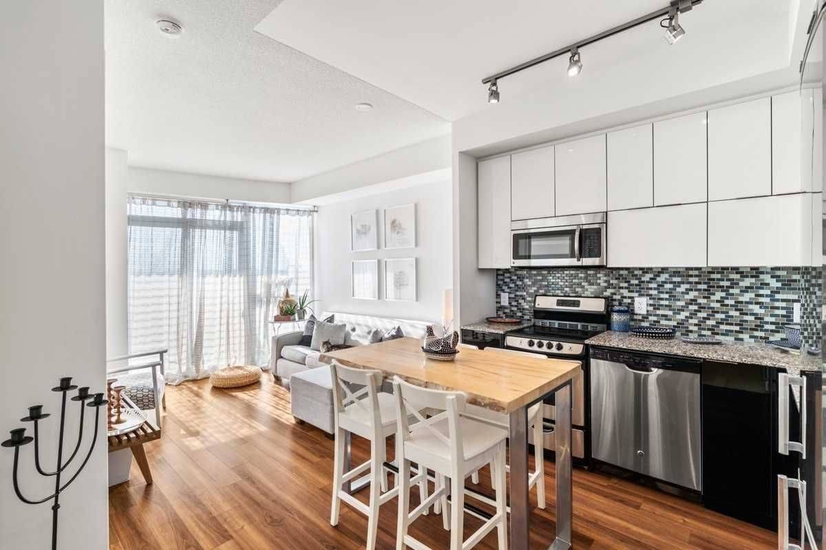 Toronto W06, ON M8V 0A3,80 Marine Parade DR #1907
