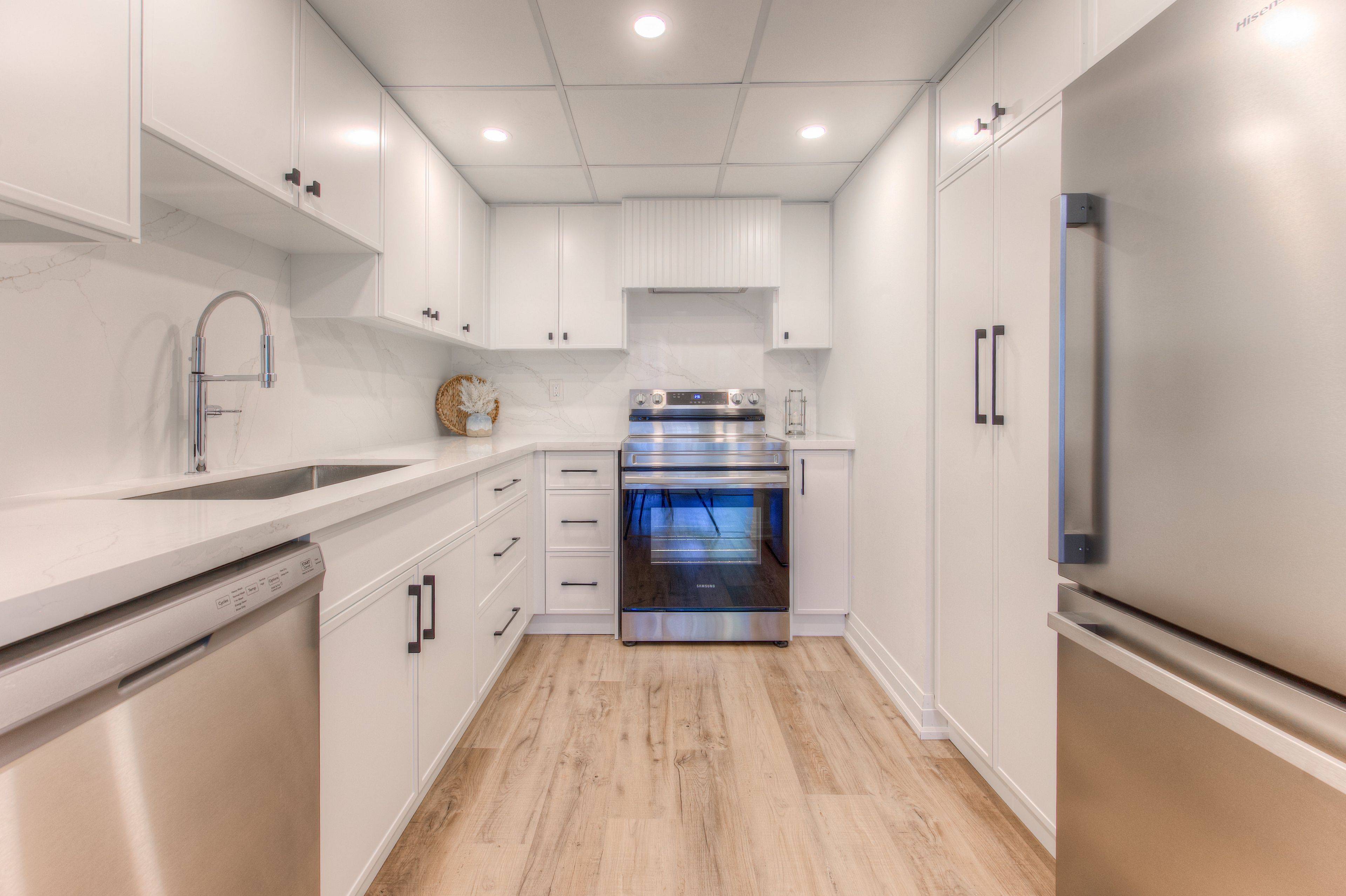Burlington, ON L7L 3V8,5090 Pinedale AVE #203