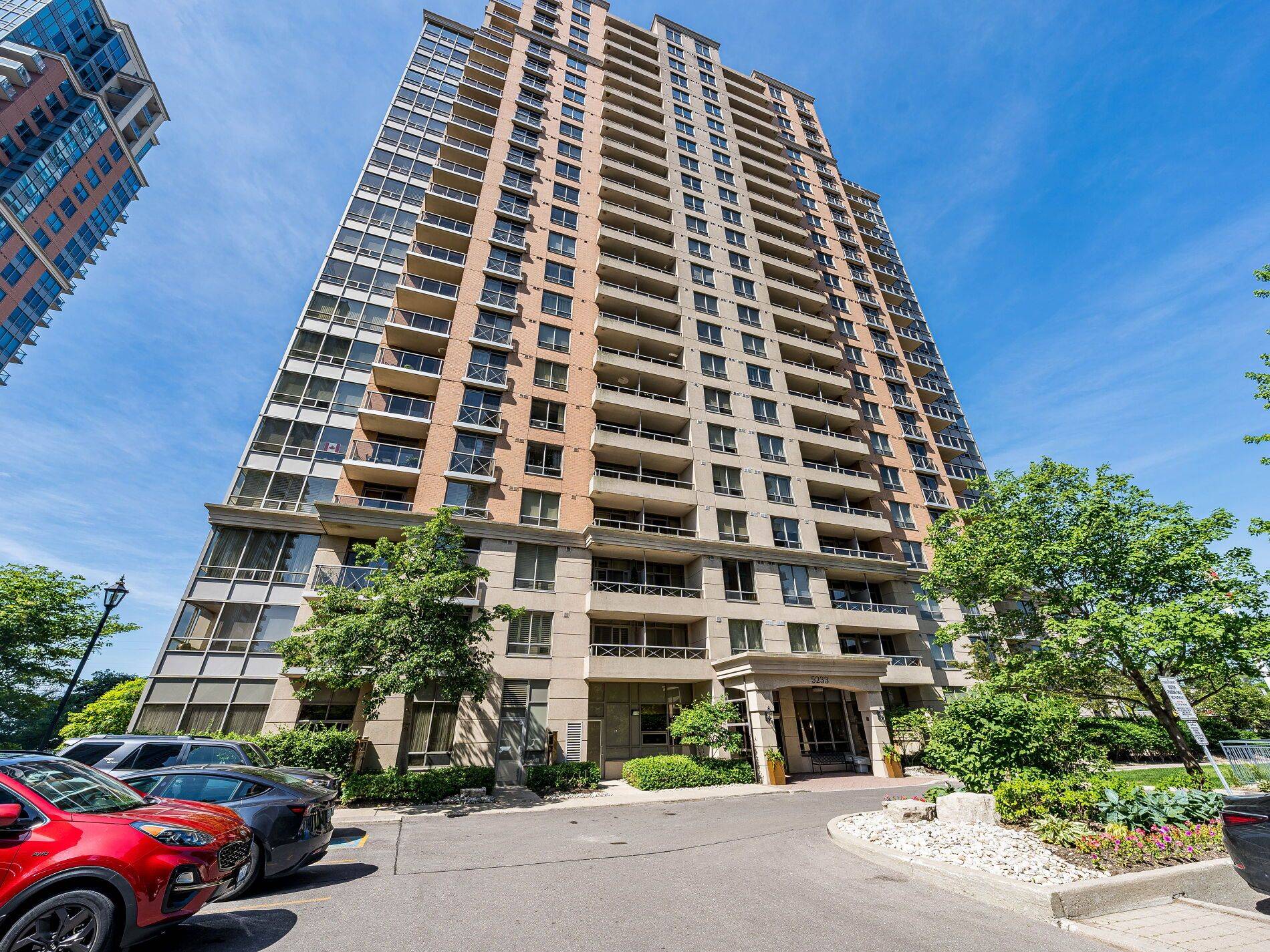 Toronto W08, ON M9B 6M1,5233 Dundas ST W ##1428