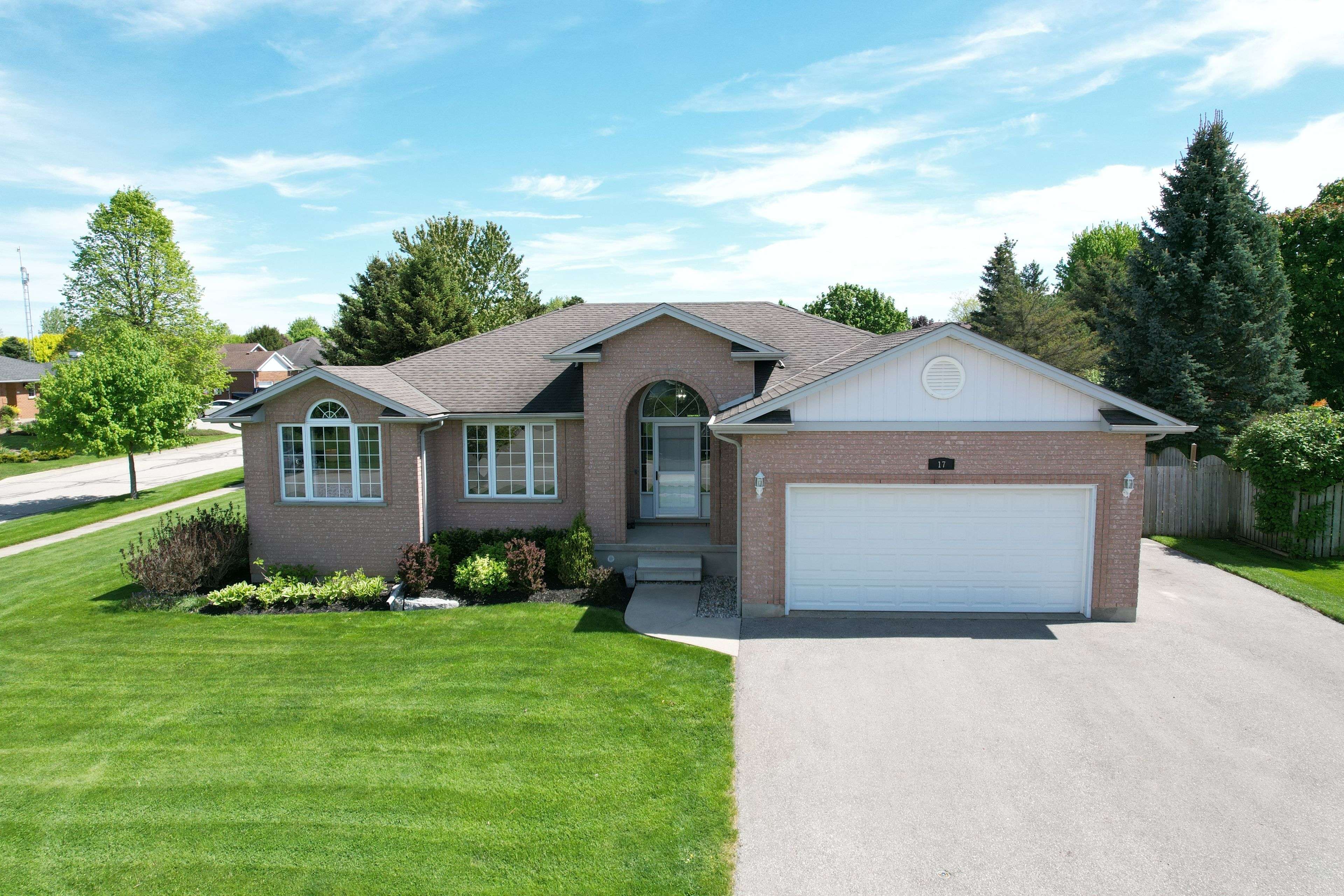 Woolwich, ON N0B 2B0,17 St Boniface DR