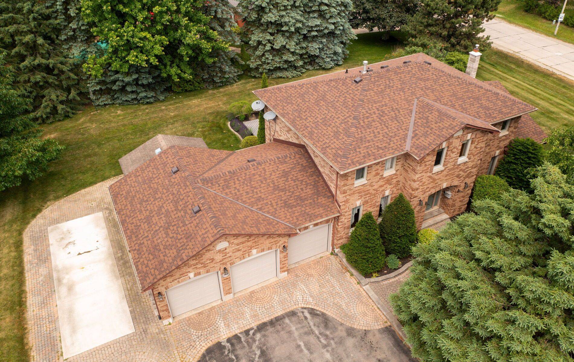 Mono, ON L9W 4A4,24 Old Oak LN