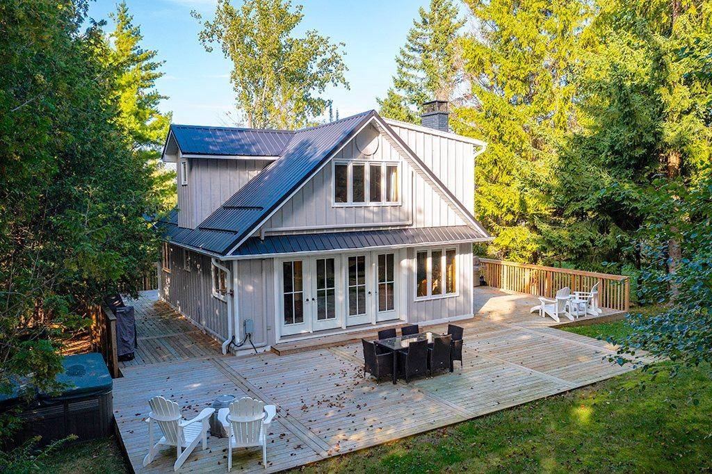 Blue Mountains, ON N0H 1J0,128 TESKEY DR