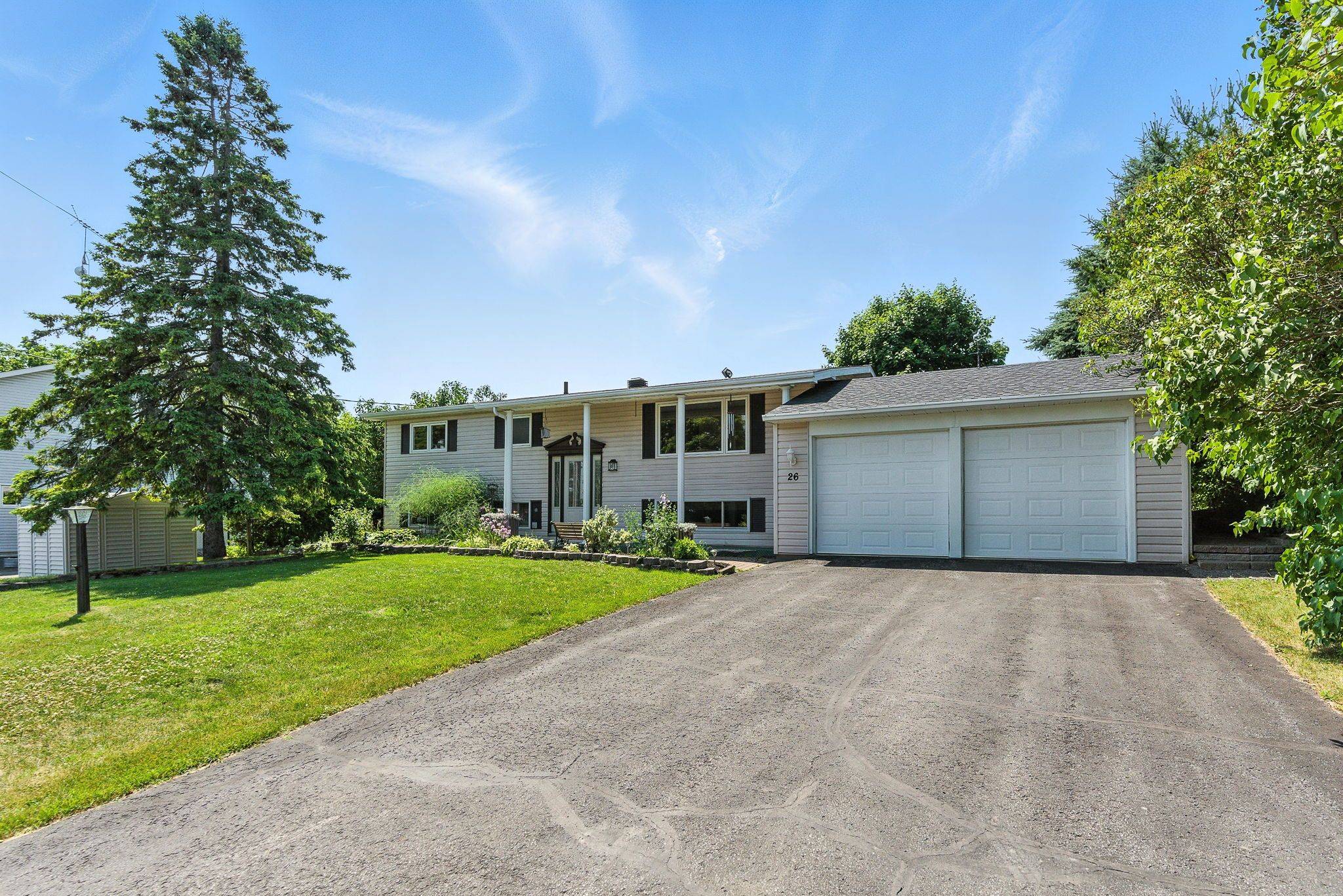 Champlain, ON K0B 1R0,26 Farmers AVE