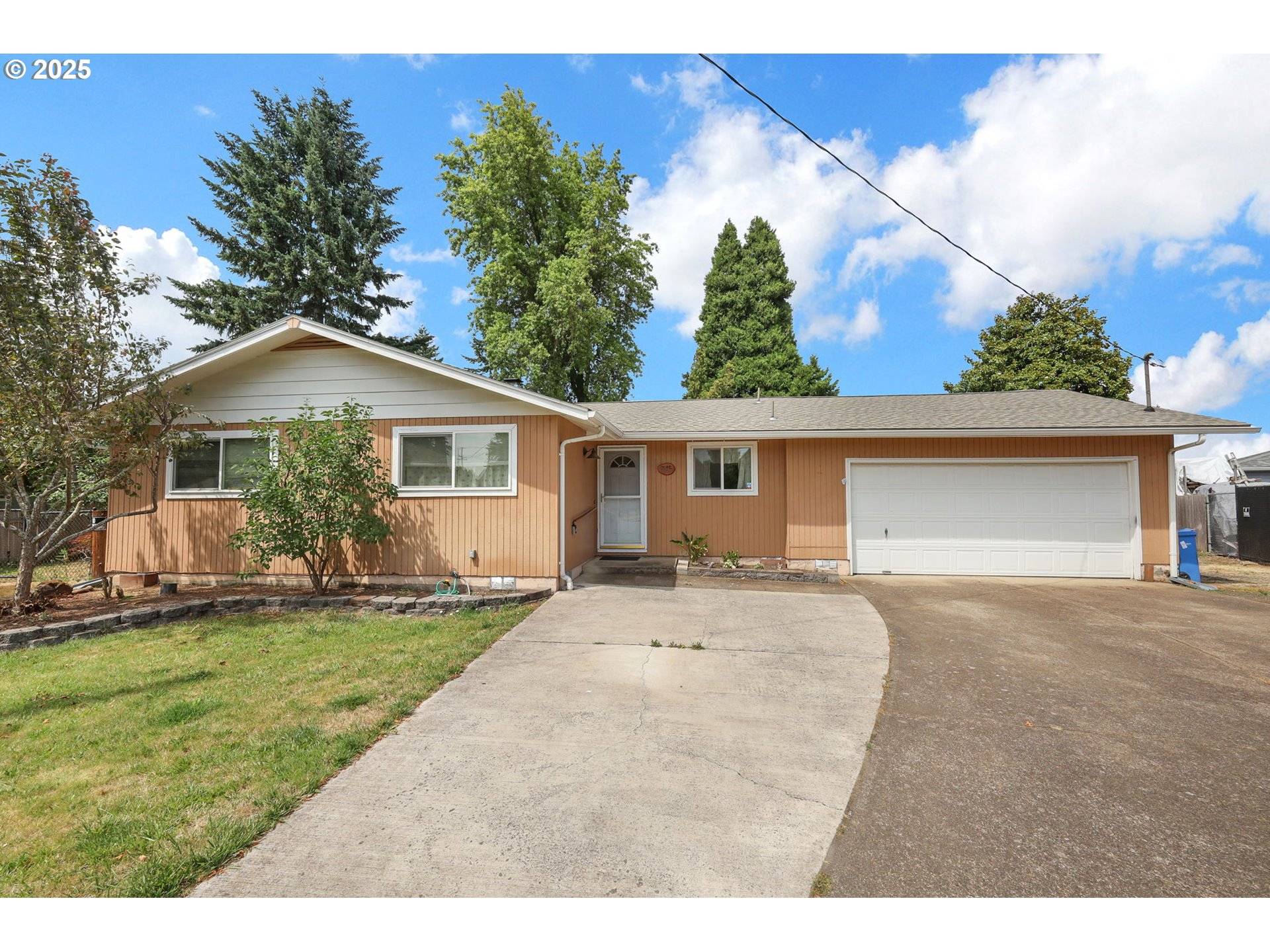 Eugene, OR 97404,945 IRVING CT
