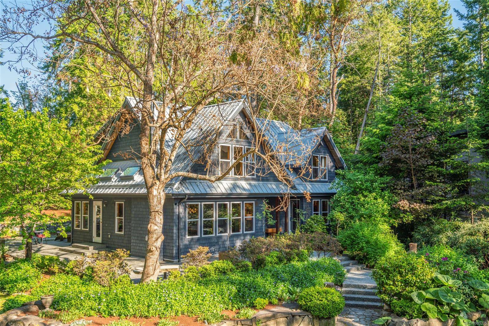 Gabriola Island, BC V0R 1X2,1158 Pat Burns Ave