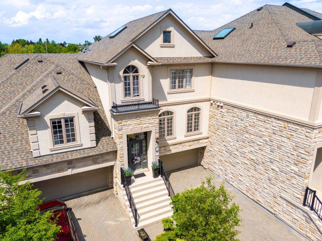 Oakville, ON L6H 7P5,2400 Neyagawa BLVD #34