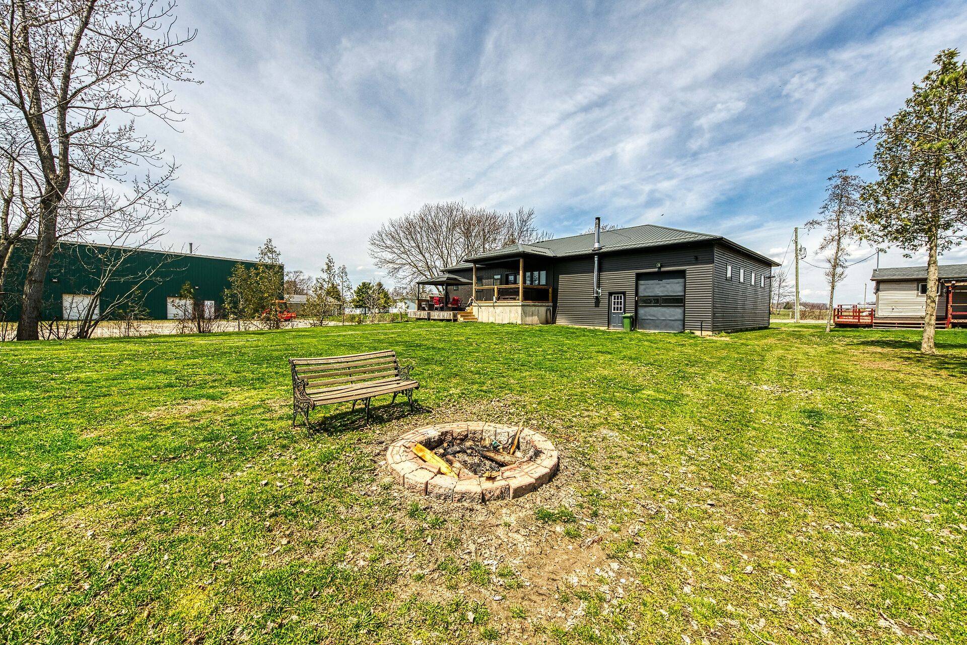 Haldimand, ON N0A 1P0,4 Humming Bird LN
