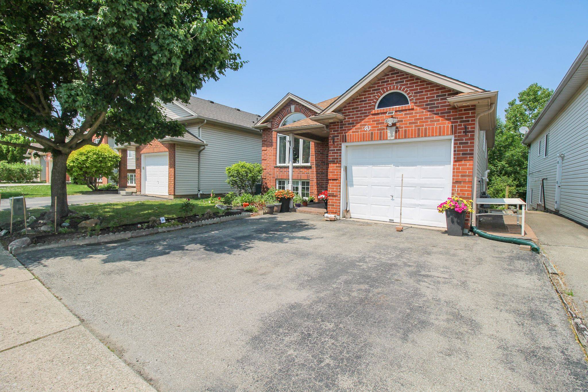 Welland, ON L3C 7H6,40 Gretel DR