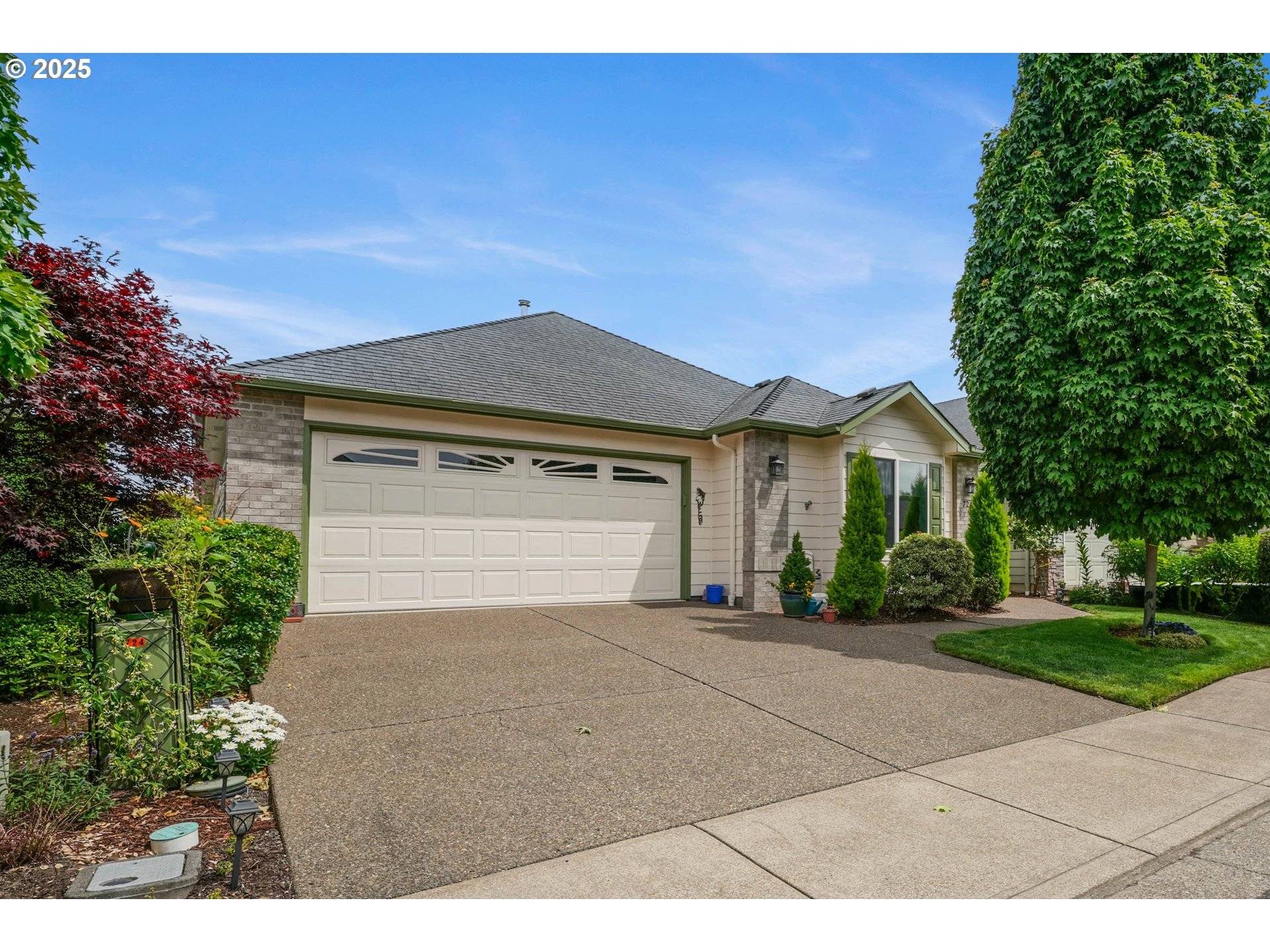 Dallas, OR 97338,724 SE ST ANDREWS LN
