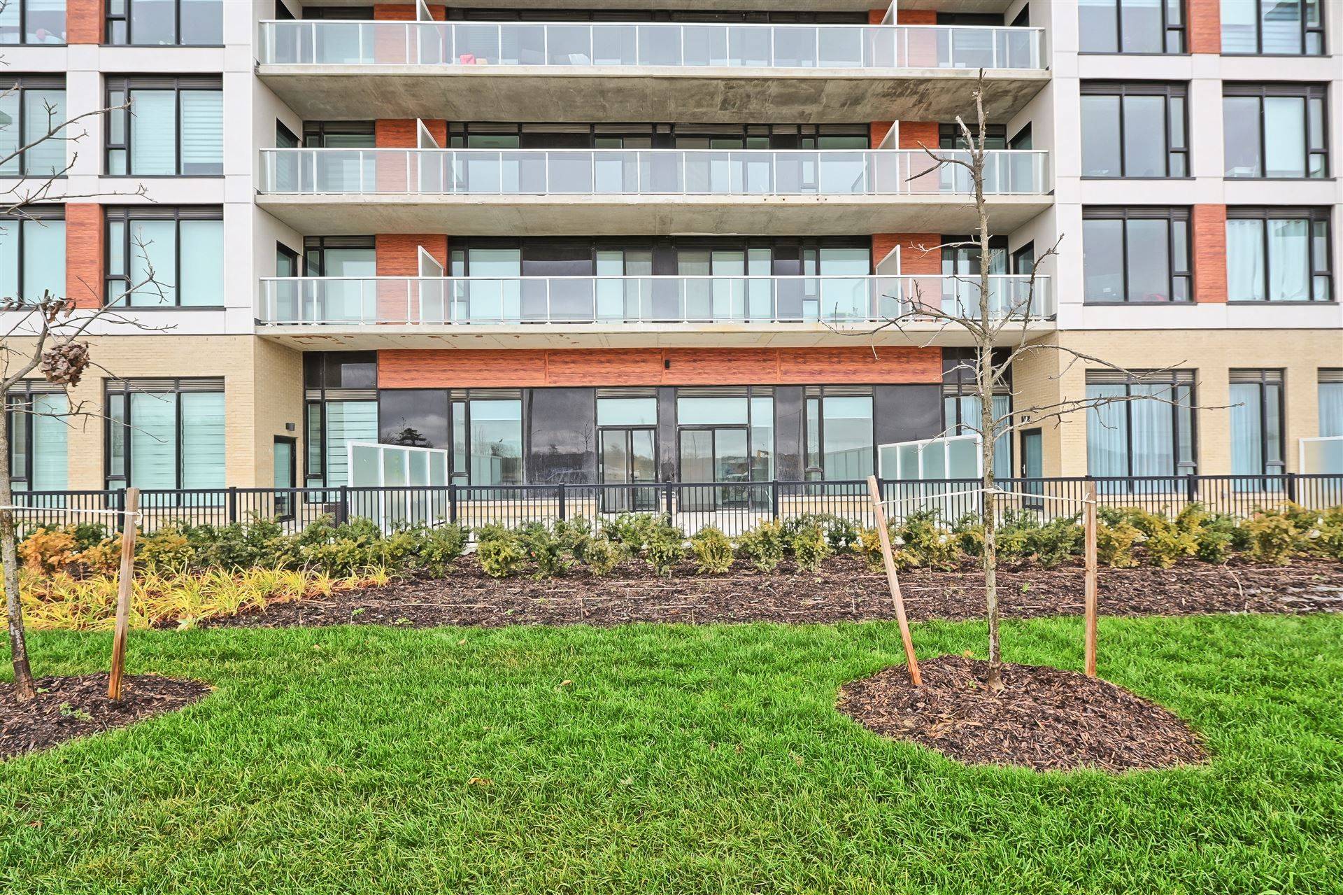 Richmond Hill, ON L4S 0N6,2 David Eyer RD #124
